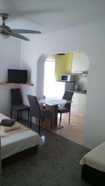 Apartments Ninske Vodice Quarto foto