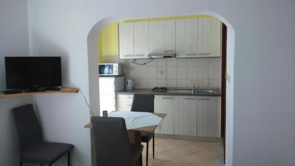 Apartments Ninske Vodice Quarto foto